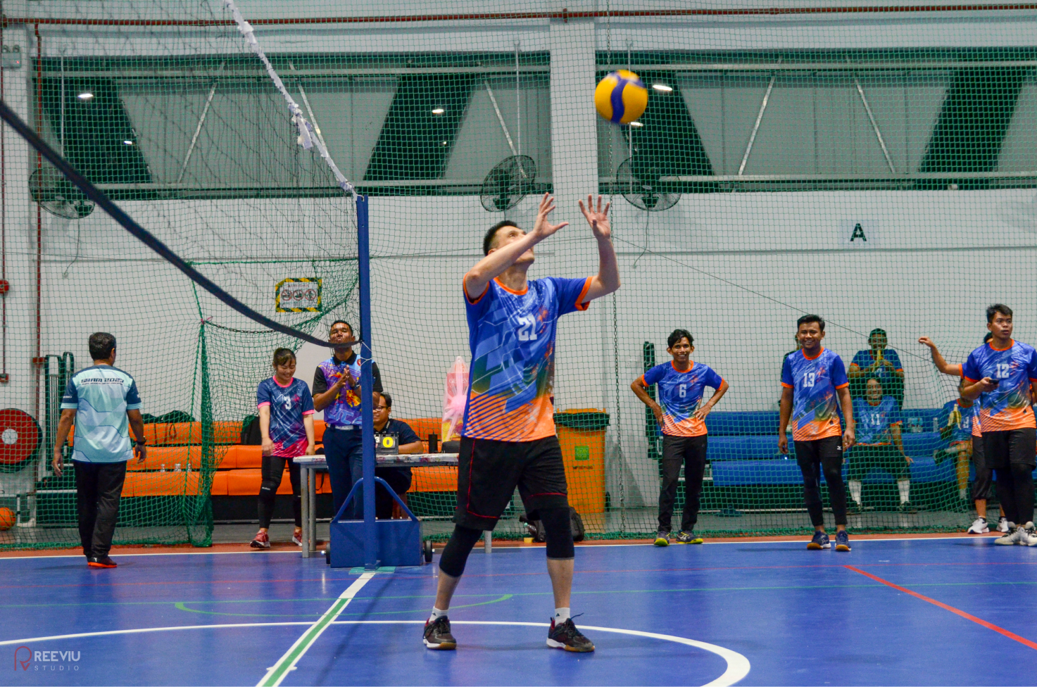 Sepang Aircraft Engineering (SAE) recently organised a volleyball friendly match where our colleagues competed against formidable players from Air Selangor. The competition kept the spirits of those who attended high and their adrenaline pumping throughout.  Players from both sides displayed remarkable sportsmanship and teamwork, showcasing the power of collaboration both in and out of the workplace.  What added an extra layer of excitement to the match was the participation of SAE's Managing Director and Airbus Chief Representative for Malaysia, Mr. Burhanudin Noordin Ali, as one of the players. This not only highlighted SAE's commitment to fostering a close-knit and inclusive environment, but also emphasised the importance of leading by example.  The volleyball event was more than just a game; it was also a reminder that unity and friendly competition can strengthen bonds and boost employee morale, and contribute to a more harmonious work environment. The SAE team can't wait to participate in more of such e